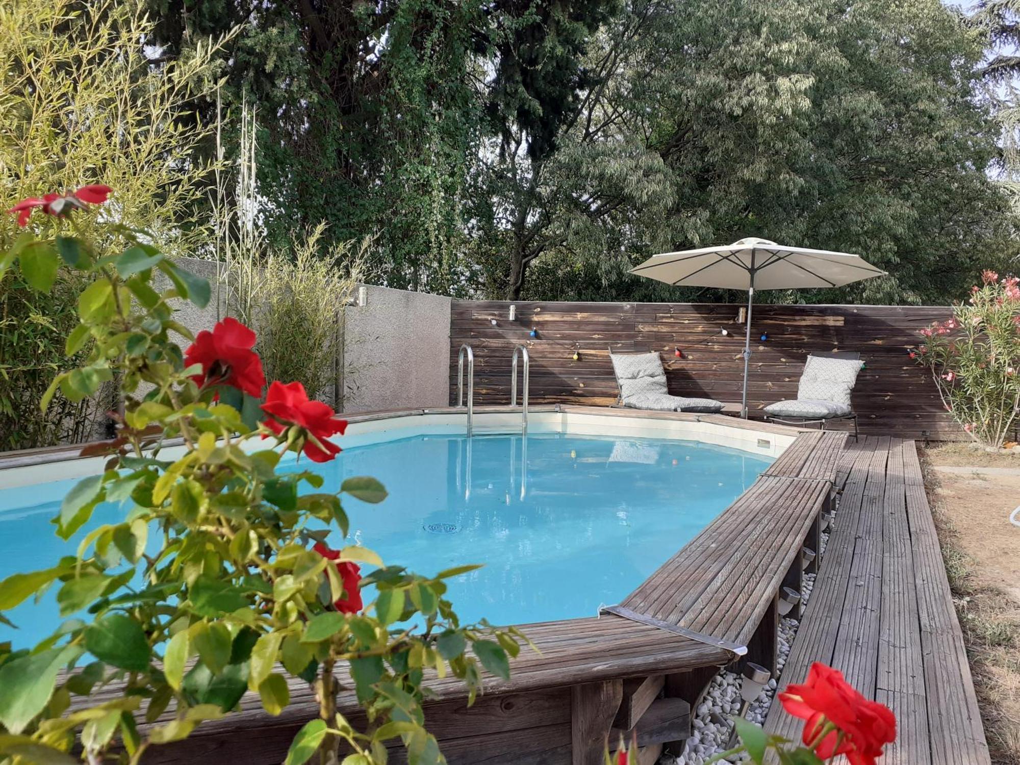 Hotel Location Saisonniere Avec Piscine Et Terrasse Au Pied Du Luberon Lauris Exterior foto